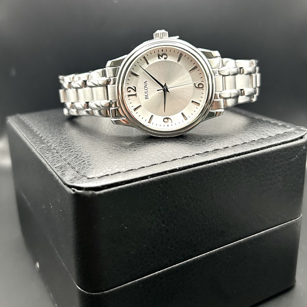 Bulova Men’s President Circle Silver Quartz Watch 38mm New W/O Tags